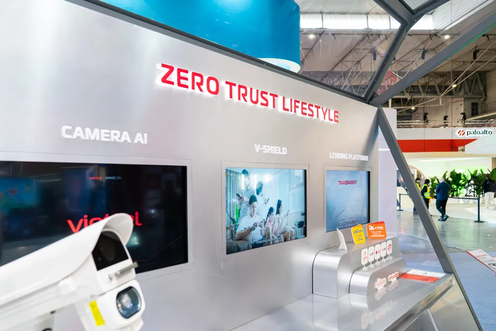 Loat san pham phuc vu cuoc song so duoc trinh dien tai gian hang Viettel tai MWC Barcelona 2026.jpeg