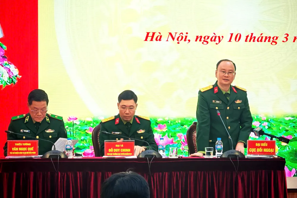 Anh hop bao Bo Quoc phong 1.jpg