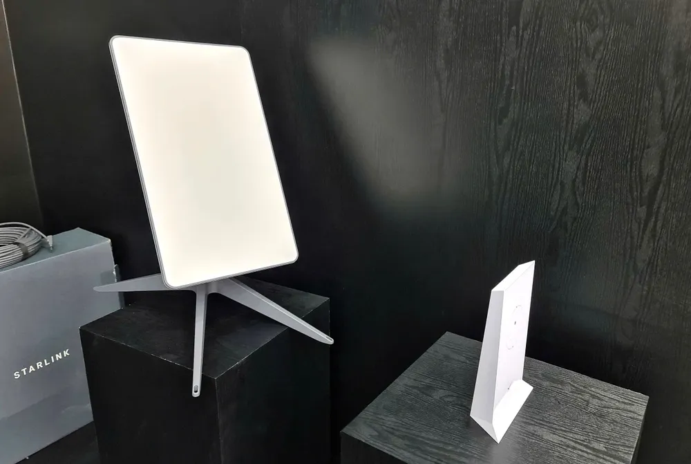 Thiet bi Starlink.jpg