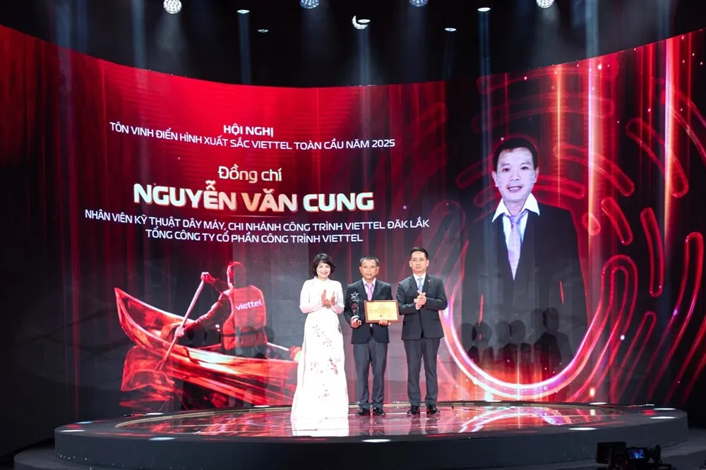 Anh Viettel ton vinh xuat sac 2.jpg