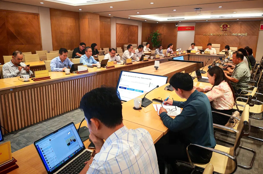 Bo KHCN hop bao 1.jpg