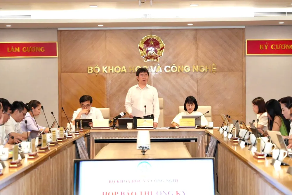 Bo KHCN hop bao 3.jpg