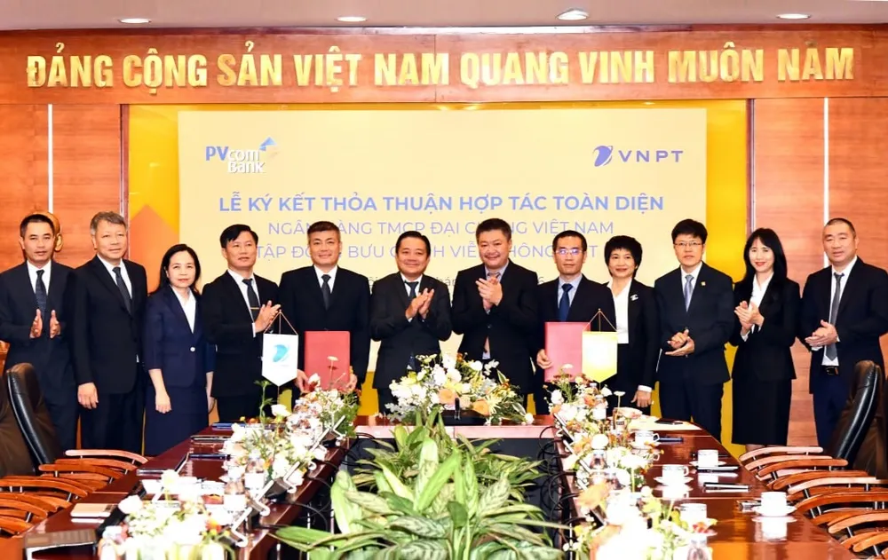 PVcomBank và VNPT hợp tác chiến lược, kết nối sức mạnh tài chính và công nghệ số.jpg