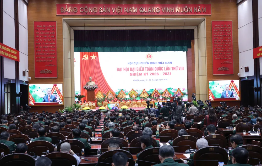 Phat bieu DH CCB 7.jpg