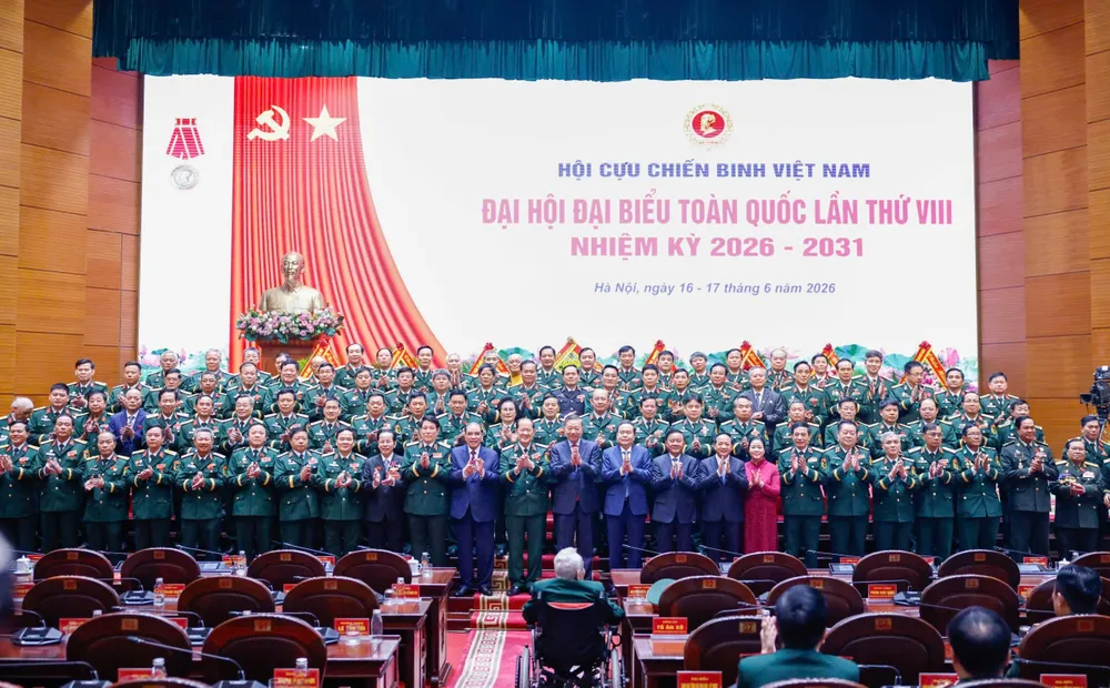 Phat bieu DH CCB 9.jpg