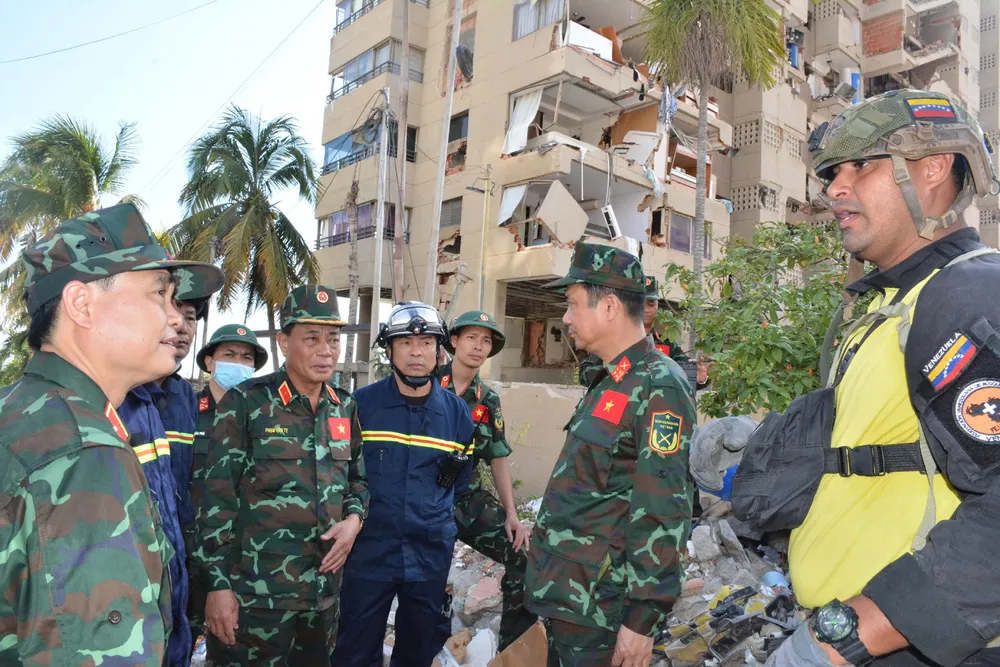 Anh BP hien truong 4.jpg