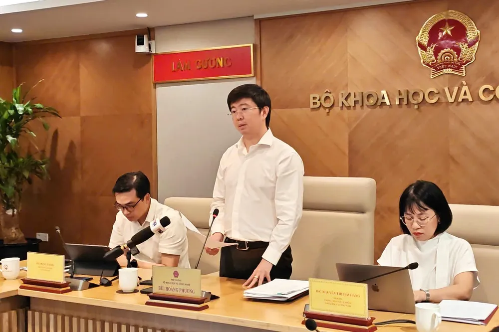 Hop bao KHCN 4.jpg