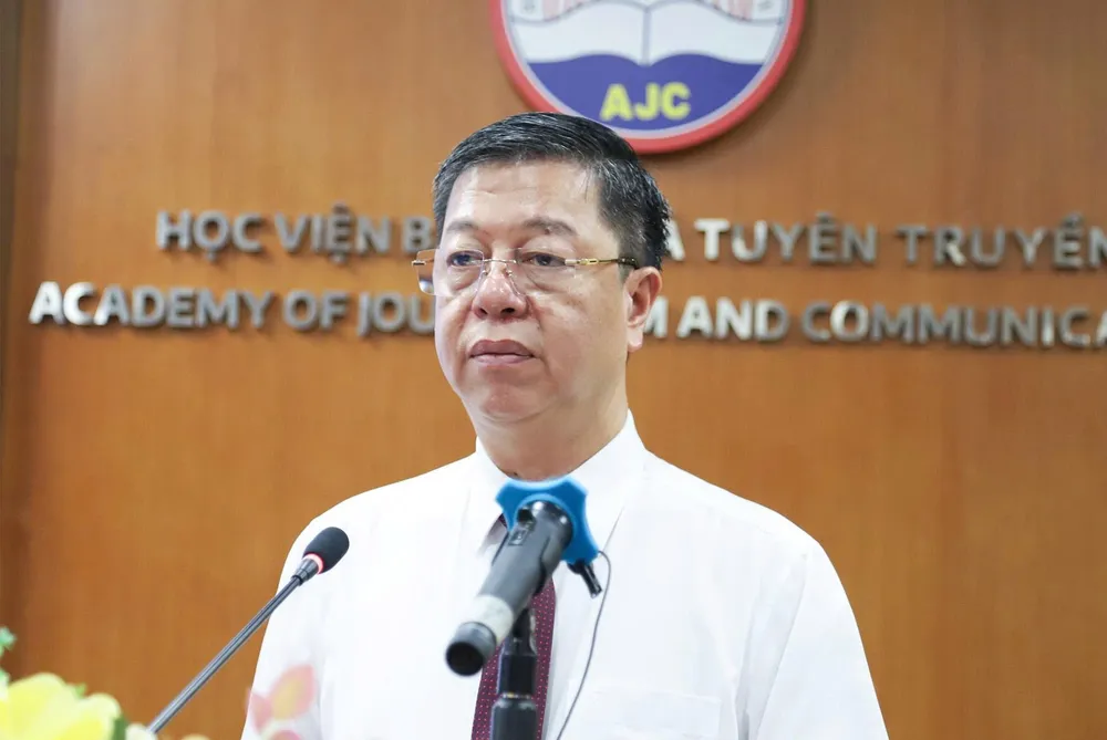 Hoi thao doi moi tuyen truyen chinh tri tren khong gian mang 2.jpg