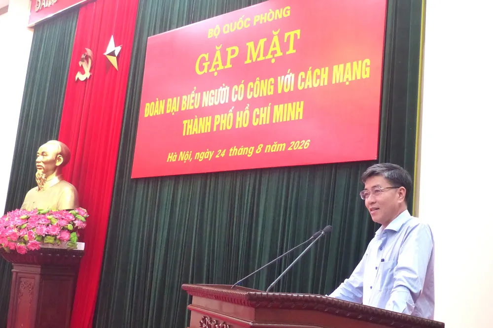 Anh doan co cong TPHCM 7.JPG