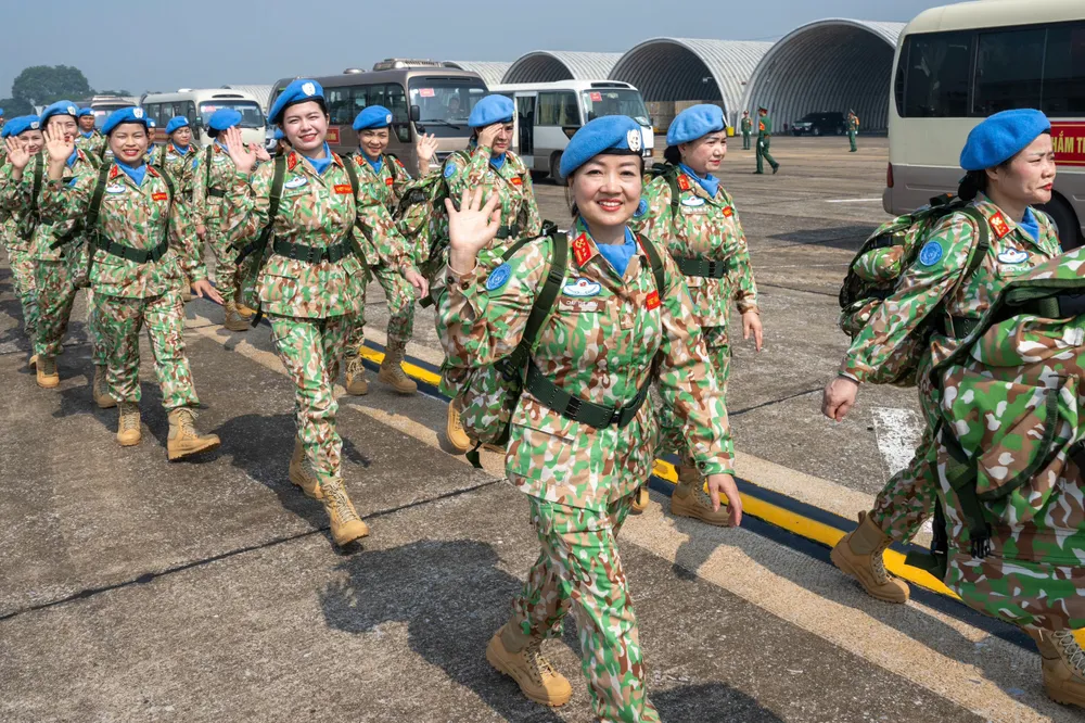 Xuat quan luc luong gin giu hoa binh Lien hop quoc 6.jpg
