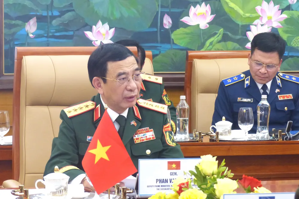 Don BT Quoc phong Campuchia 10.jpg