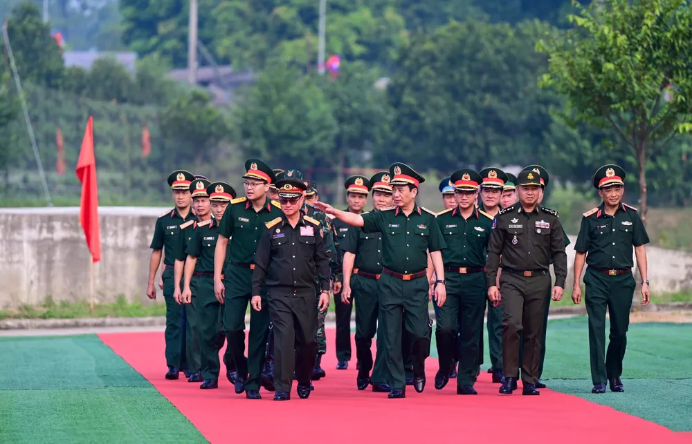 Anh dien tap phong thu dan du VN-Lao-CPC 1.jpg