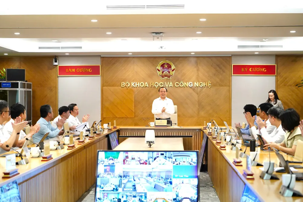 Anh hop Bo KHCN gian ngan kinh phi 4.jpg