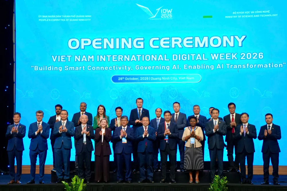 Anh khai mac Tuan le so VN 4.jpg