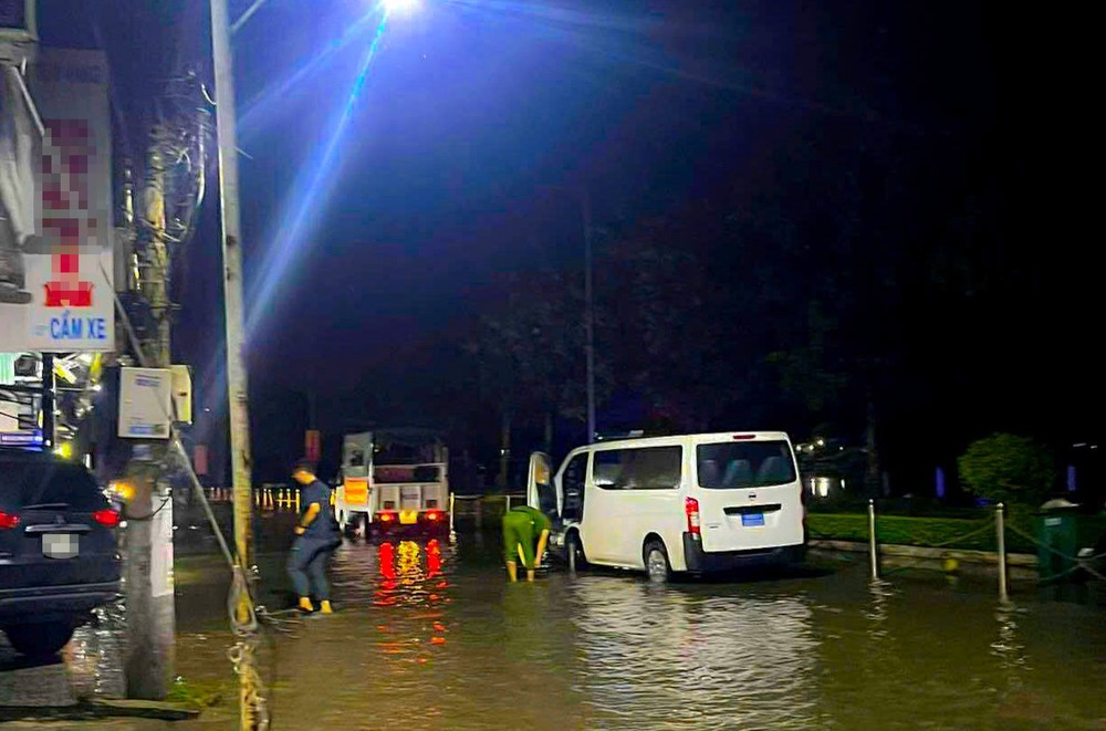 公园漏电致2名学生不幸身亡的现场