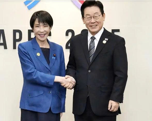 韩国总统李会见到访的日本首相高市早苗。