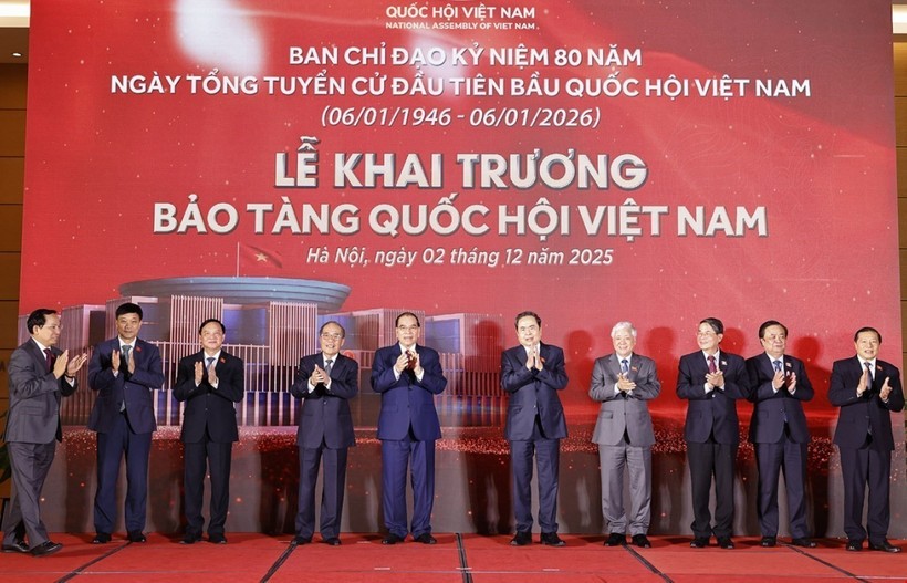 越南国会主席陈青敏出席越南国会博物馆开馆仪式。