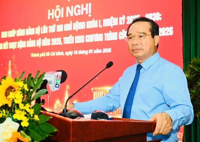 市人委会主席阮文得在会上发表开幕讲话。