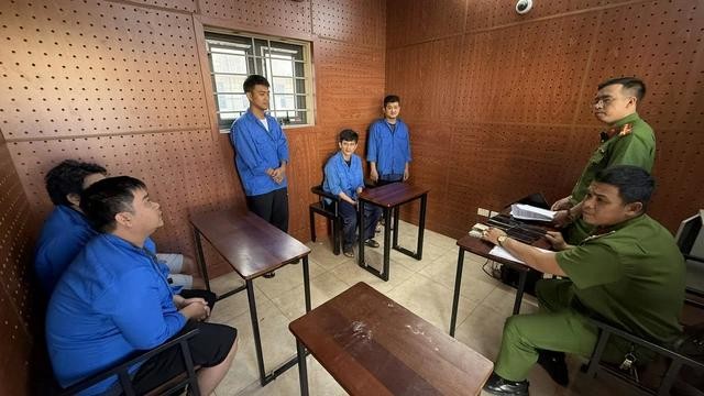 德乐省公安厅侦破一起赌球团伙，涉案交易金额近250亿元。