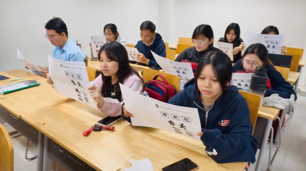 粤韵薪传：文郎大学学子唱响《帝女花》 沉浸式体验激活传统戏曲生命力