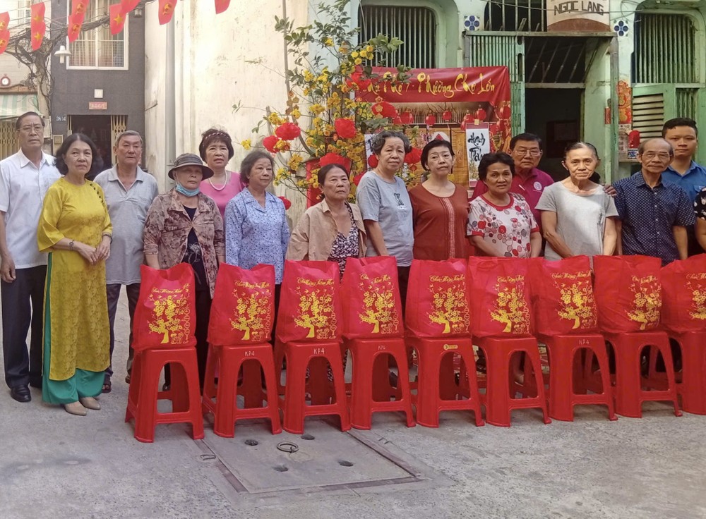 春暖人心：堤岸坊第七街区党员携手共筑“情义春节”