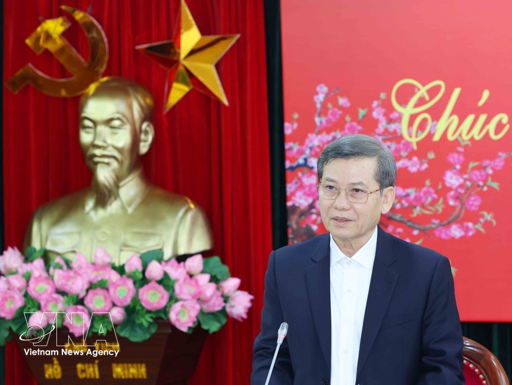 党中央政治局委员、党中央书记处书记、中央内政部部长、中央反腐败反浪费反消极指导委员会常务副主任、专题方案指导委员会常务副主任黎明智。