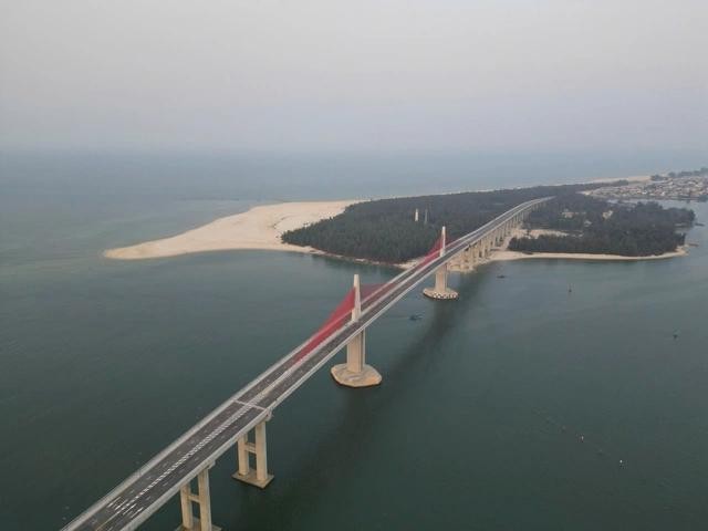 长2.36公里的顺安海口跨海大桥预计于“四·三〇”期间通车。