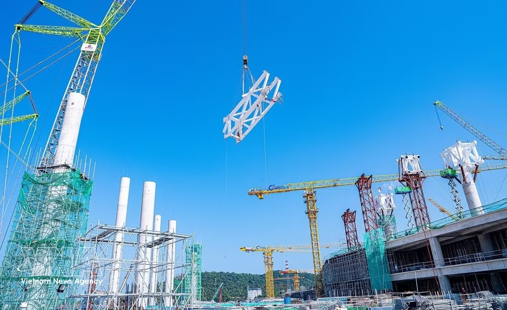 位于安江省富国岛经济特区的富国岛国际机场施工现场。