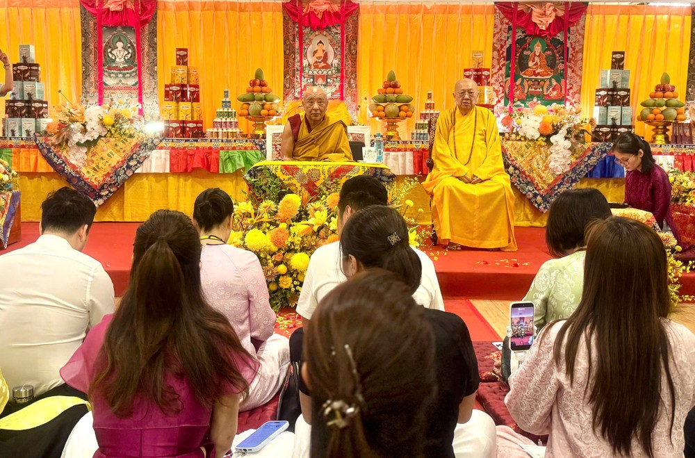 圣索仁波切大师在草堂禅寺主持“通往真正幸福之路”法会