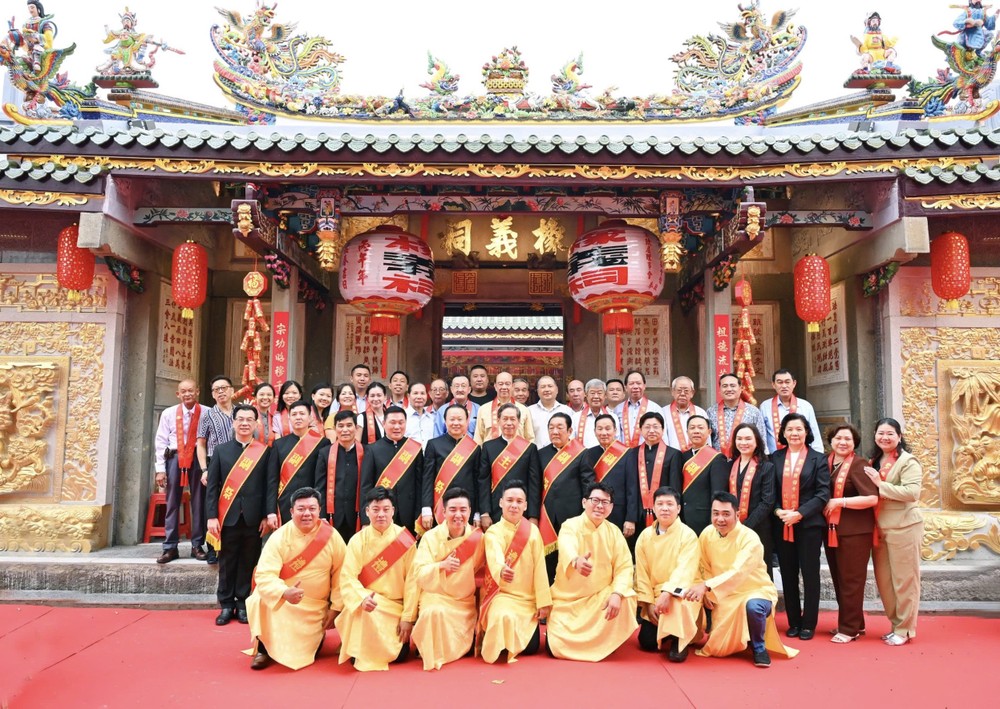 橡义祠落成。