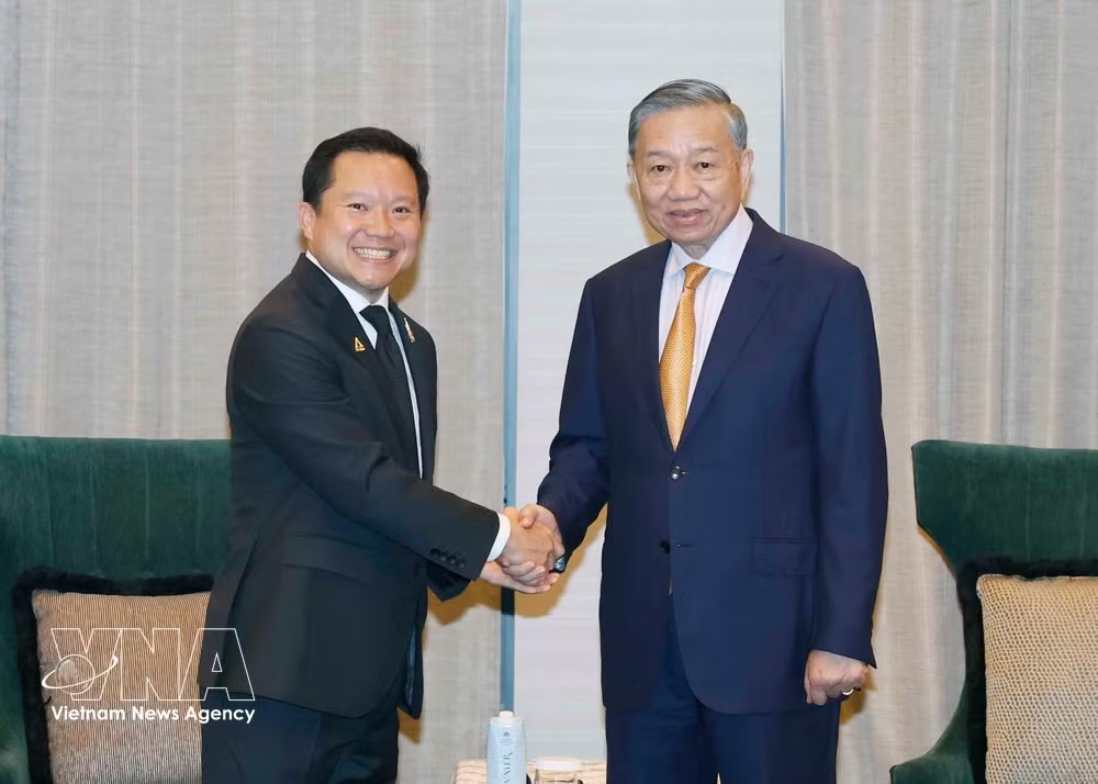 党中央总书记、国家主席苏林会见泰国TCC集团董事局执行主席、ThaiBev公司董事长兼首席执行官塔帕纳·斯里瓦达纳巴迪。