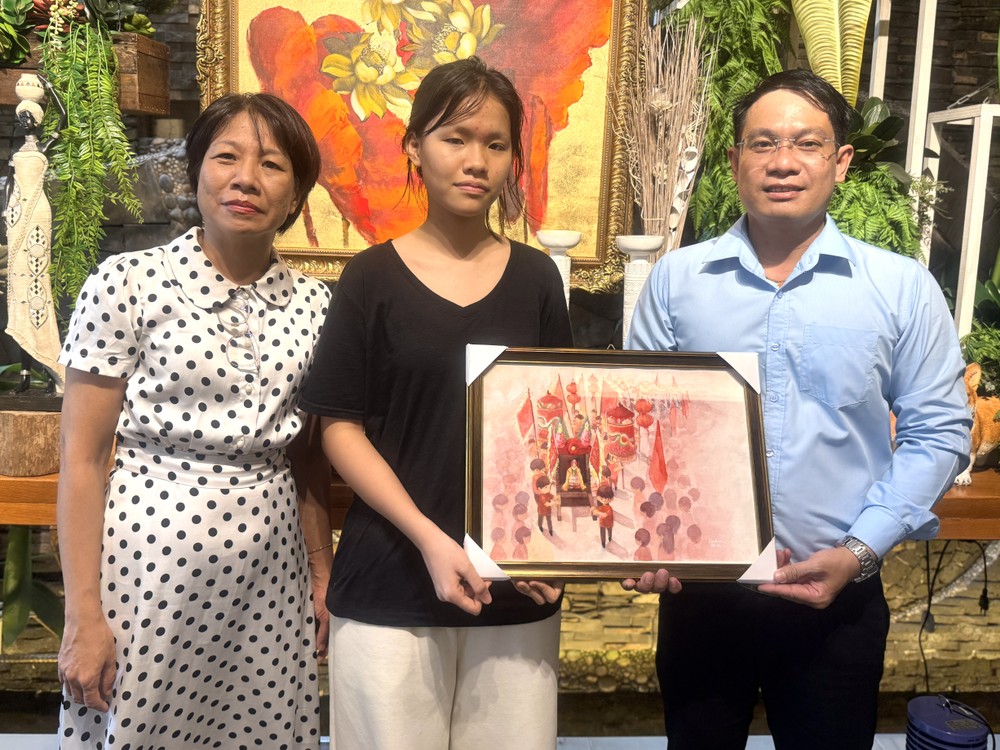 十六岁学生绘制元宵巡游图 盼转赠平阳天后宫