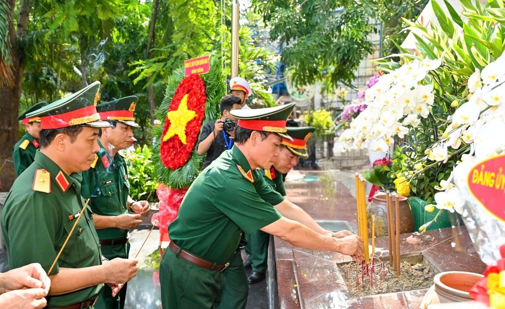 Thoi_Su