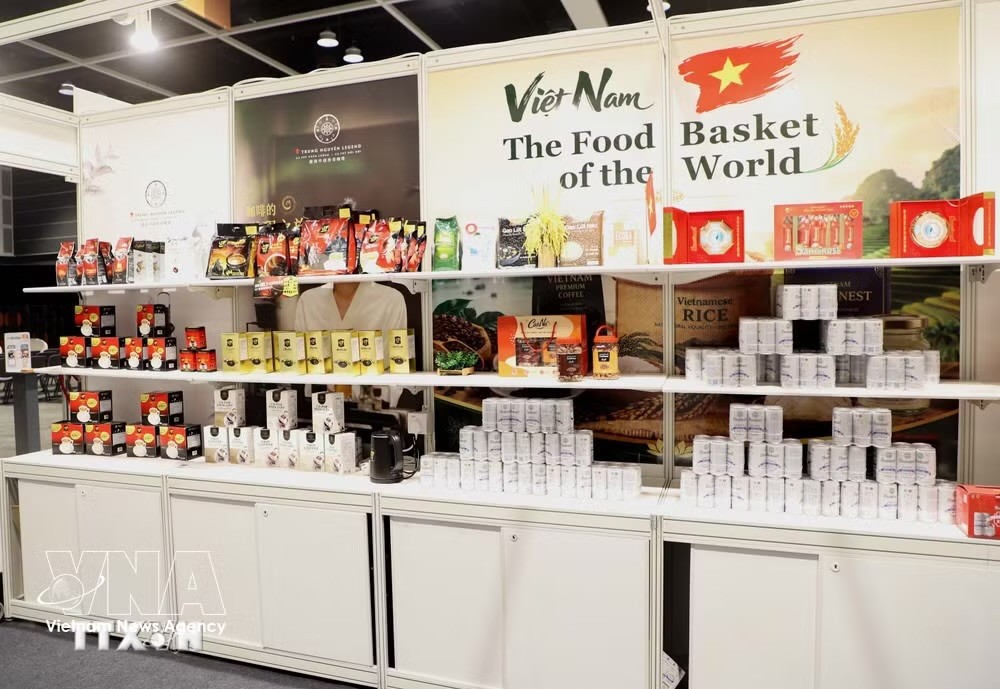 越南在2026年香港国际食品展上推广咖啡和农产品。图自越通社