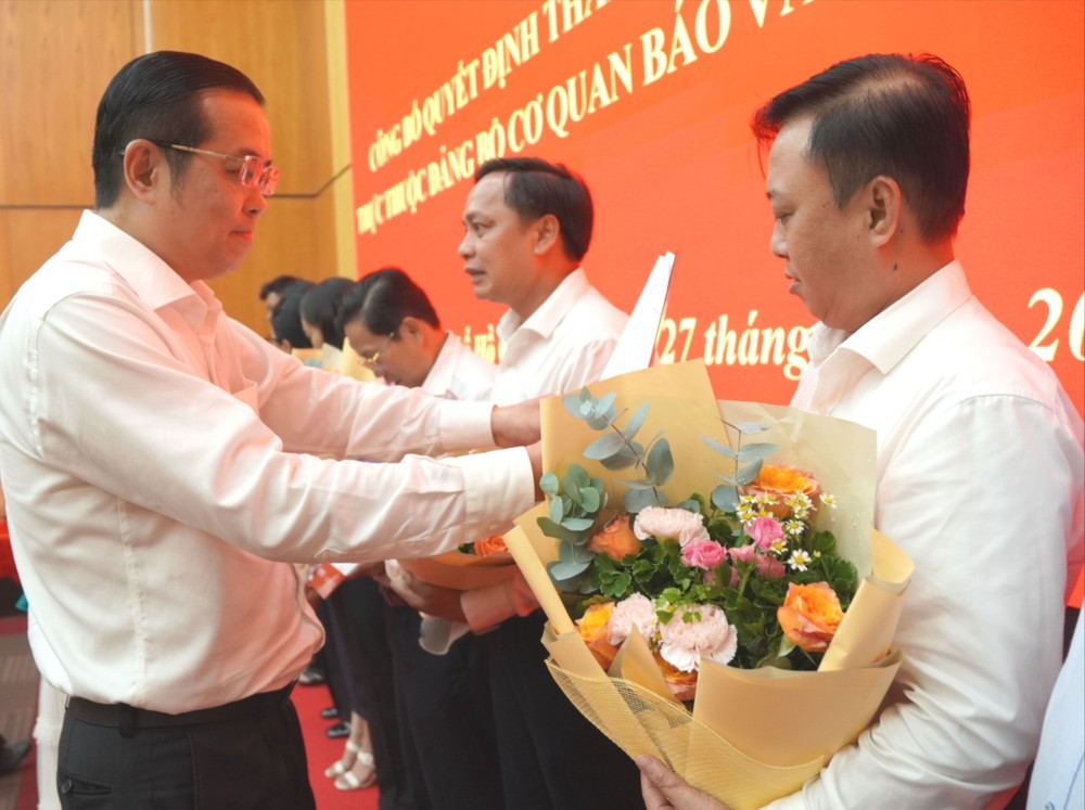Thoi_su