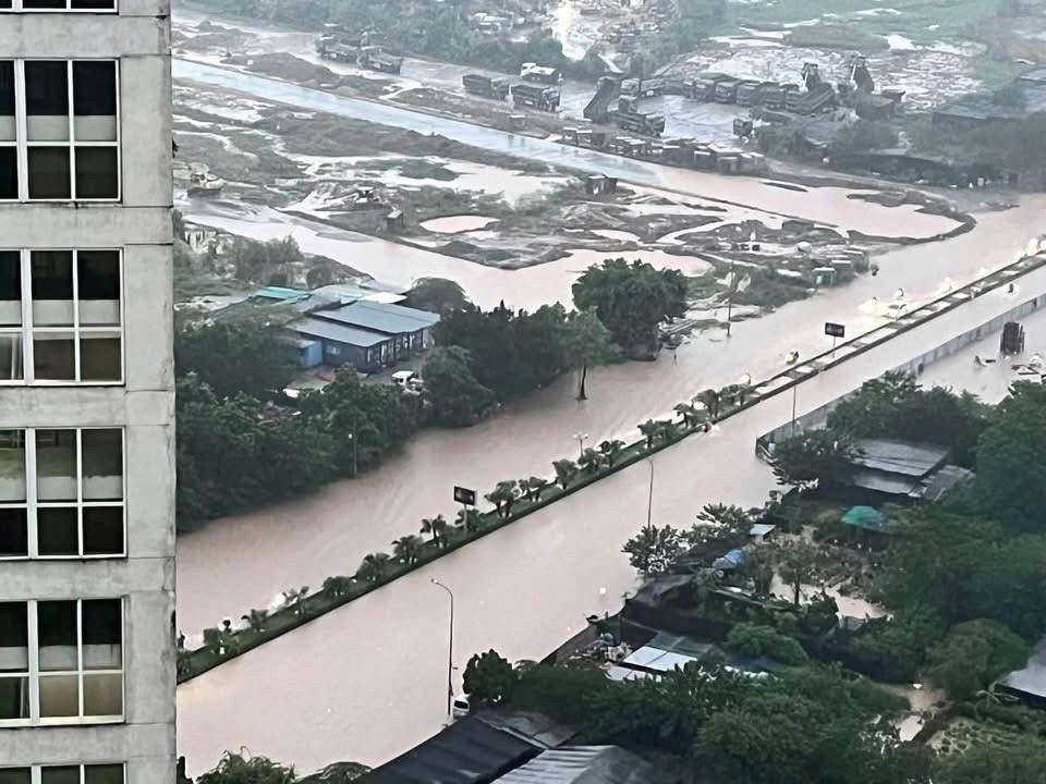 9月17日上午，河内安义、阳内及河东地区积水，持续4天的降雨仍未停歇。