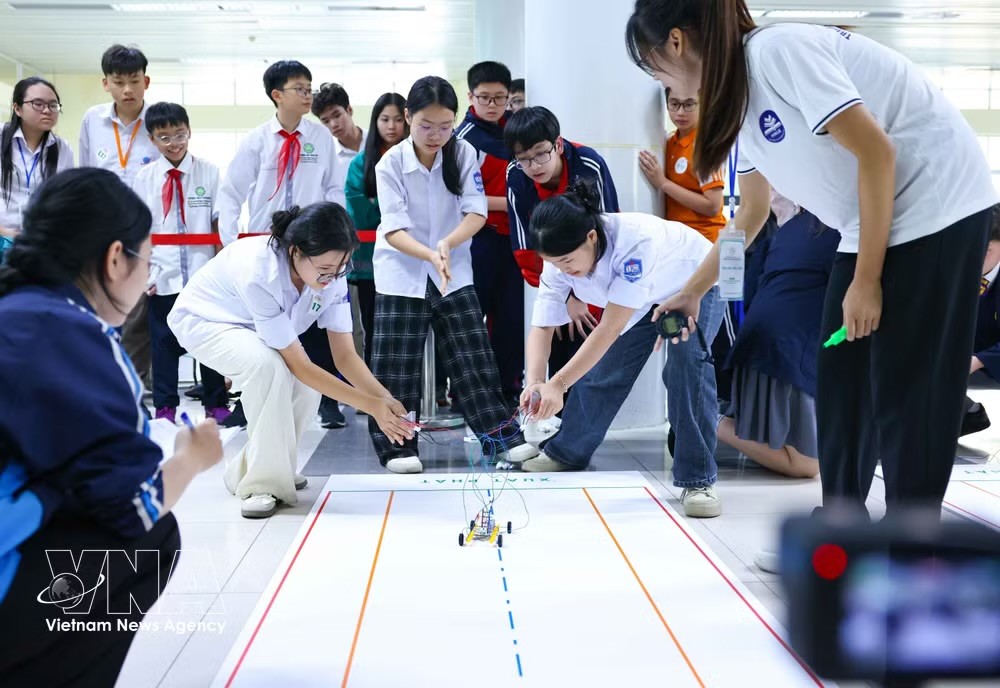 2025年HNUE奥林匹克STEM竞赛以“塑造绿色未来——建设绿色未来”为主题，吸引约4500名学生参加。图自越通社