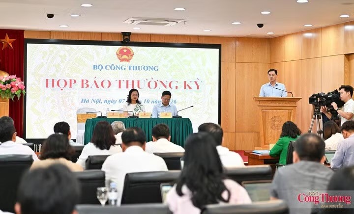 越南工贸部2026年第三季度例行新闻发布会现场。图自congthuong.vn