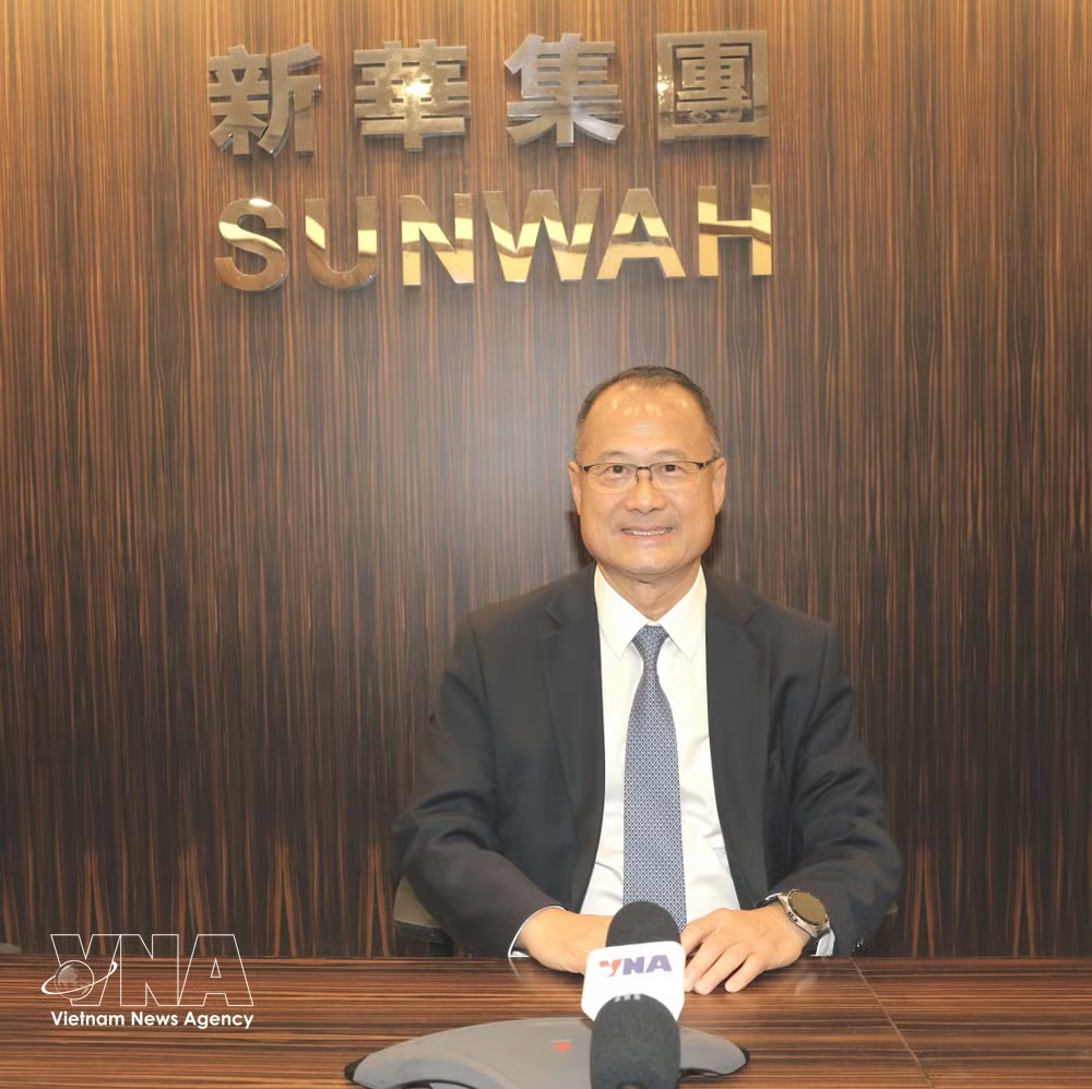 香港新华集团主席、香港中华总商会会长、越南VinaCapital集团主席蔡冠深博士 图自越通社