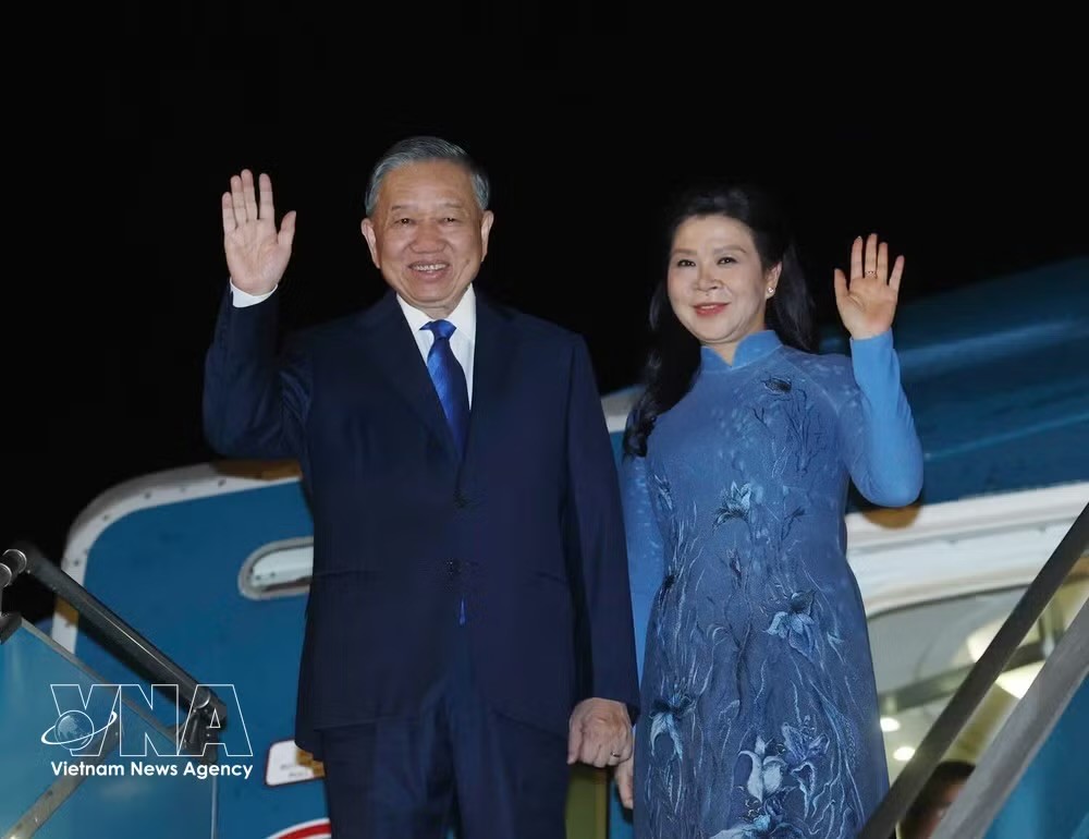 党中央总书记、国家主席苏林携夫人启程对丹麦、欧盟和比利时进行访问。图片来源：越通社