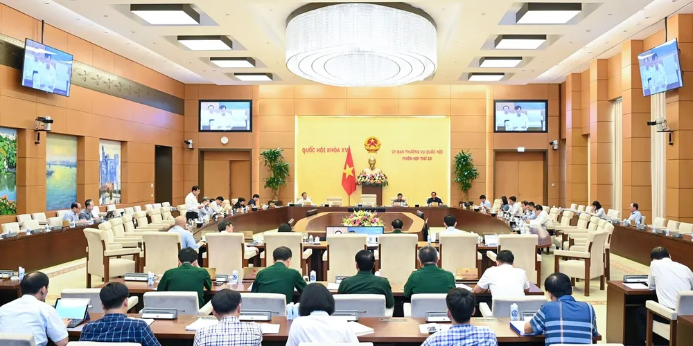 Quang cảnh phiên họp