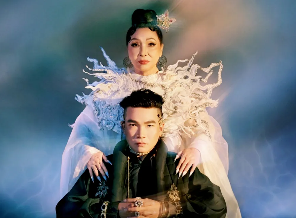 NSND - Tiến sĩ Bạch Tuyết và rapper Wowy hợp tác trong ca khúc "Tia sáng cuối cùng"