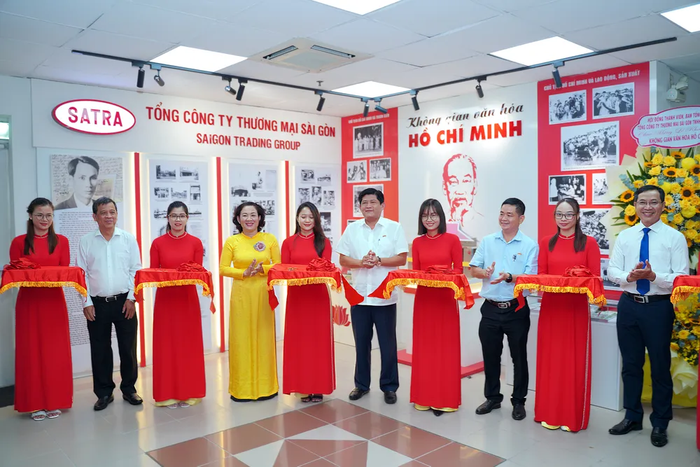 Không gian Văn hóa Hồ Chí Minh cấp Tổng Công ty là nơi giới thiệu về cuộc đời, tác phẩm và tư tưởng Hồ Chí Minh, cũng như các điển hình học tập và làm theo Bác của Đảng bộ và người lao động Tổng Công ty Thương mại Sài Gòn - TNHH Một Thành viên. Ảnh: SATRA