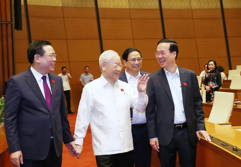 Tổng Bí thư Nguyễn Phú Trọng và các đồng chí lãnh đạo Đảng, Nhà nước tới dự phiên họp Quốc hội lấy phiếu tín nhiệm các chức danh, sáng 25-10 Tổng Bí thư Nguyễn Phú Trọng và các đồng chí lãnh đạo Đảng, Nhà nước tới dự phiên họp Quốc hội lấy phiếu tín nhiệm các chức danh, sáng 25-10