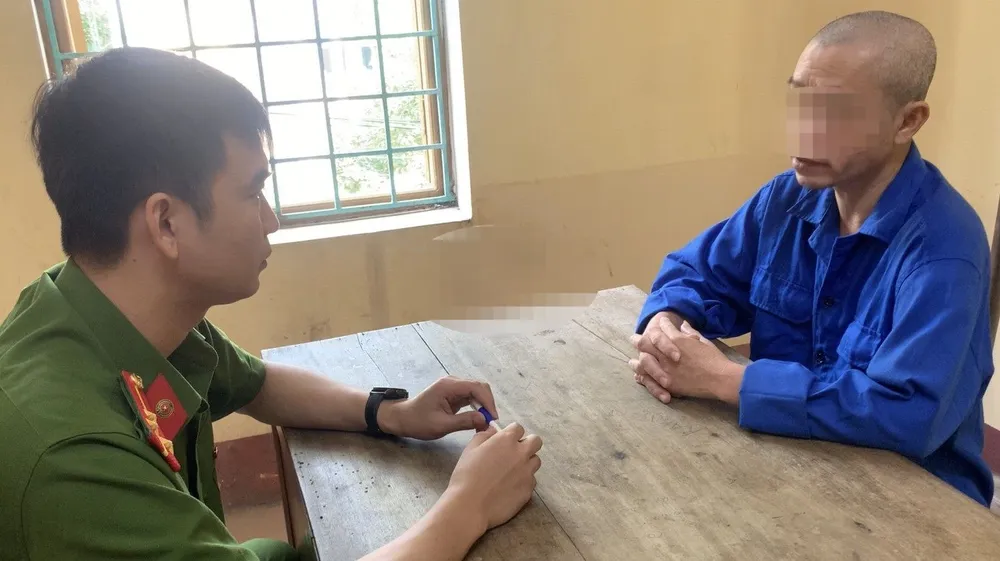 Đào Văn Tuấn tại cơ quan công an. Ảnh: Công an tỉnh Nghệ An