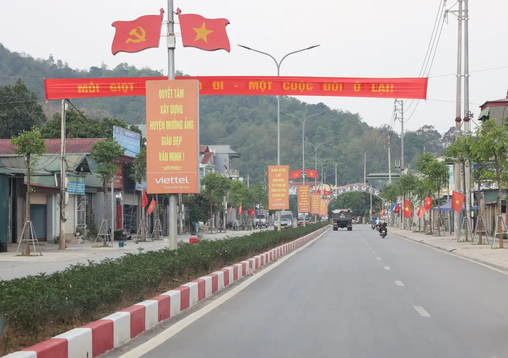 Bài 2 - Cả nước hướng về Điện Biên 2f.JPG