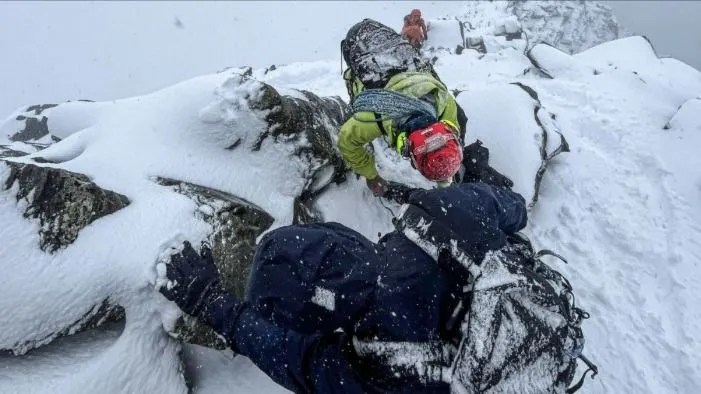 Hình ảnh về hoạt động giải cứu của Air Zermatt. Ảnh: TTXVN phát 