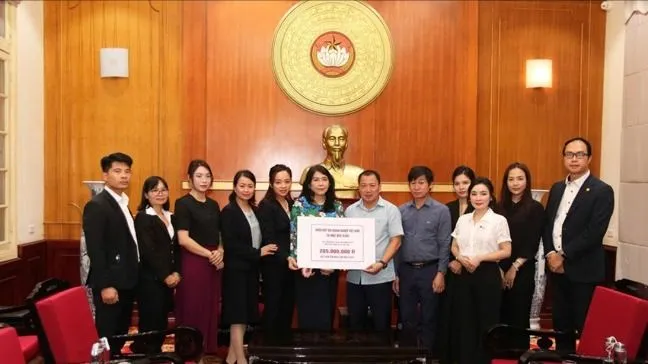 Ủy ban Trung ương MTTQ Việt Nam tiếp nhận ủng hộ từ Đoàn Hiệp hội doanh nghiệp Việt Nam tại Nhật Bản 