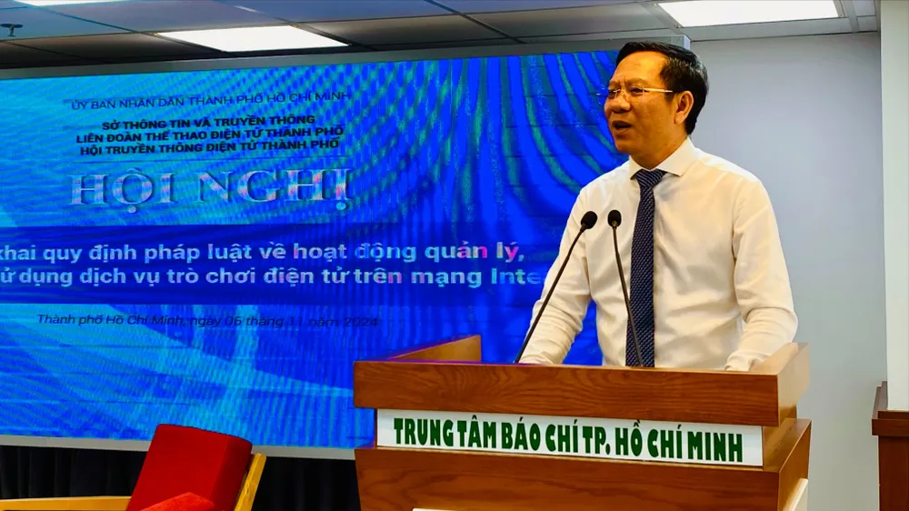 Ông Nguyễn Ngọc Hồi, Phó Giám đốc Sở TT-TT TPHCM phát biểu tại hội nghị