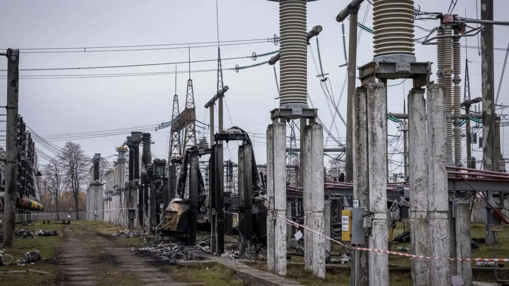 Cơ sở hạ tầng năng lượng của Ukraine bị tấn công, gây thiệt hại lâu dài cho hệ thống, điều này có thể gây ra hiệu ứng dây chuyền đến nguồn cung cấp điện của EU. Ảnh: Getty Images 